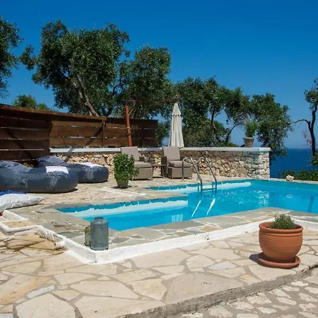 Paxoblue Junior With Private Pool * Ieromonachos